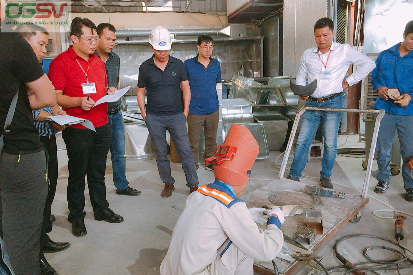 Công nhân OGSV đang thi công tại dự án